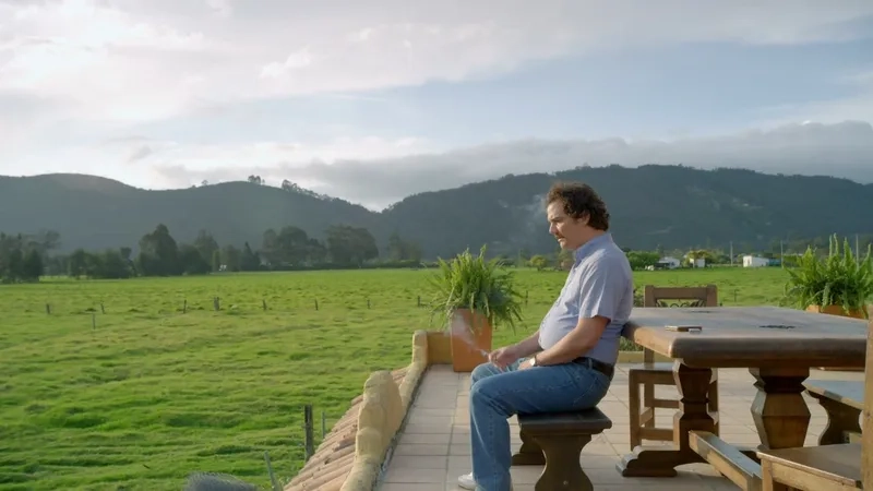 Cảm xúc rơi vào bóng tối cùng sad pablo escobar meme