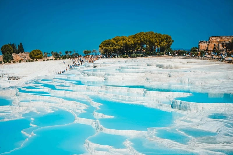 Lạc lối trong Pamukkale mê hoặc