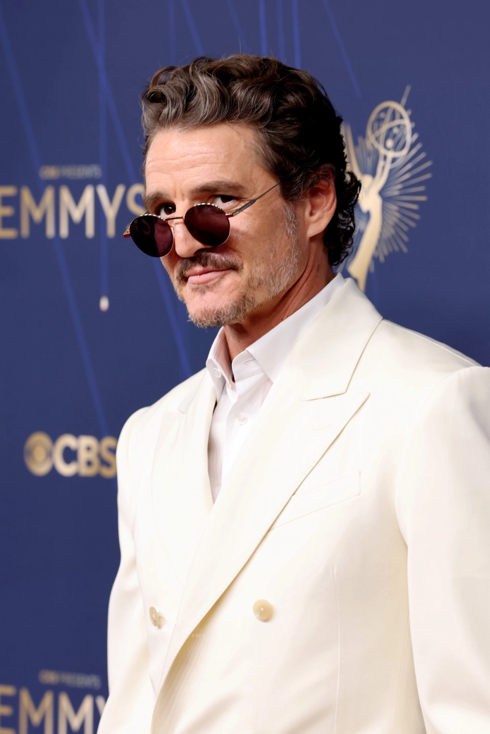 Dakota Johnson Pedro Pascal và màn kết hợp tại Saturday Night Live Nguồn