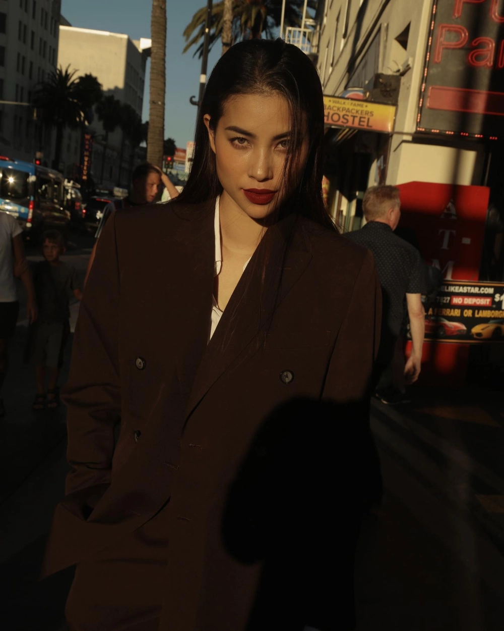 Phạm Hương hoa hậu và vị thế hoa hậu hàng đầu showbiz Việt