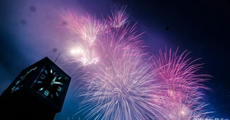 Ngắm nhìn vẻ đẹp pháo hoa năm mới cuốn hút