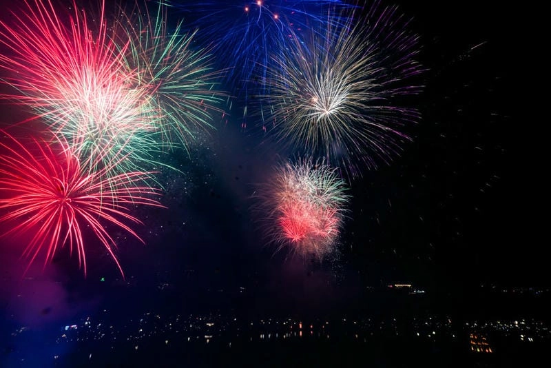 Cùng du ngoạn pháo hoa năm mới huyền ảo