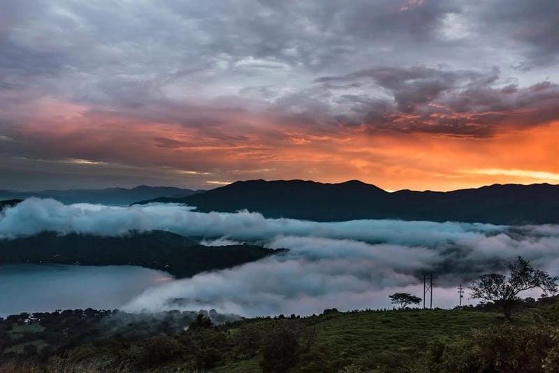 Cùng du ngoạn phong cảnh sương mù kỳ ảo