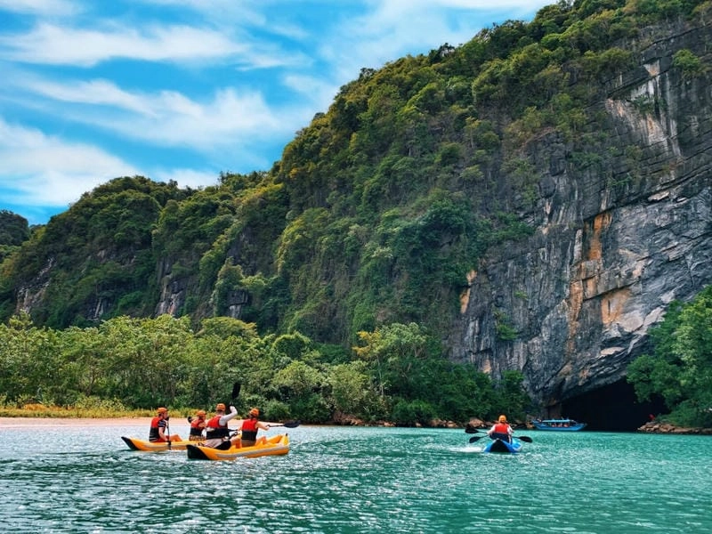 Ngắm nhìn Phong Nha Kẻ Bàng khám phá