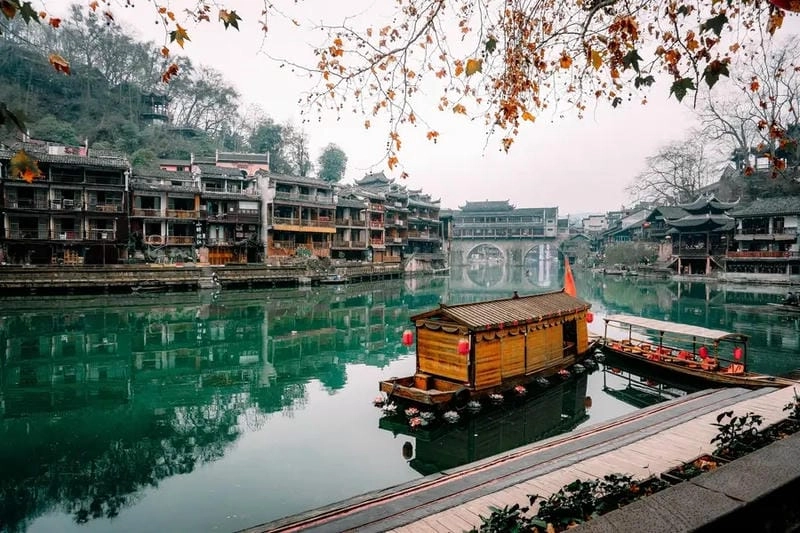 Chiêm ngưỡng vẻ đẹp Phượng Hoàng Cổ Trấn cổ kính