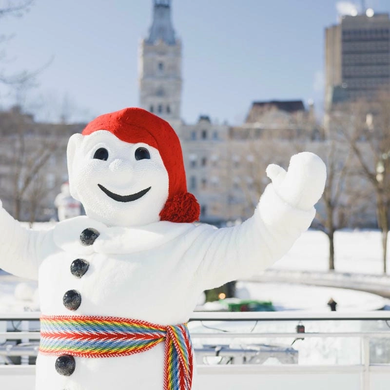 Cười sảng với Quebec Winter Carnival huyền ảo