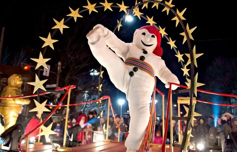 Lạc lối trong Quebec Winter Carnival rực rỡ