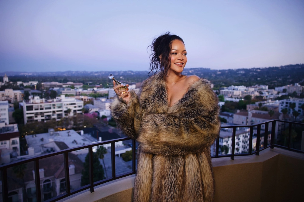 Net worth of Rihanna và khối tài sản khổng lồ từ Fenty Beauty