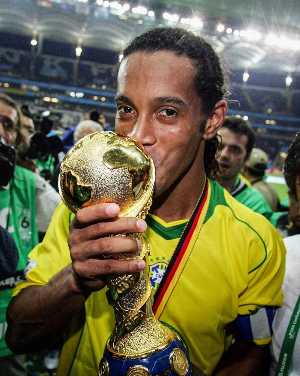 Ronaldinho gaucho skills và kỹ năng của ảo thuật gia Rô vẩu