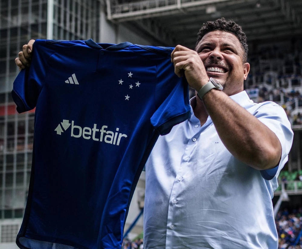 Ronaldo Nazário usia (tuổi) và sự nghiệp lẫy lừng