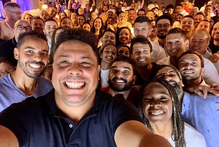 Ronaldo Luís Nazário de Lima alter (tuổi) huyền thoại sinh năm 1976
