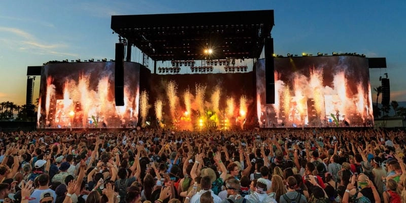 Săn những bức ảnh sân khấu lễ hội âm nhạc rực rỡ