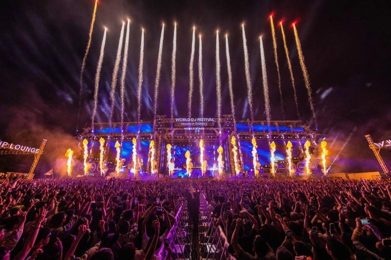 Lạc lối trong sân khấu lễ hội âm nhạc đặc sắc