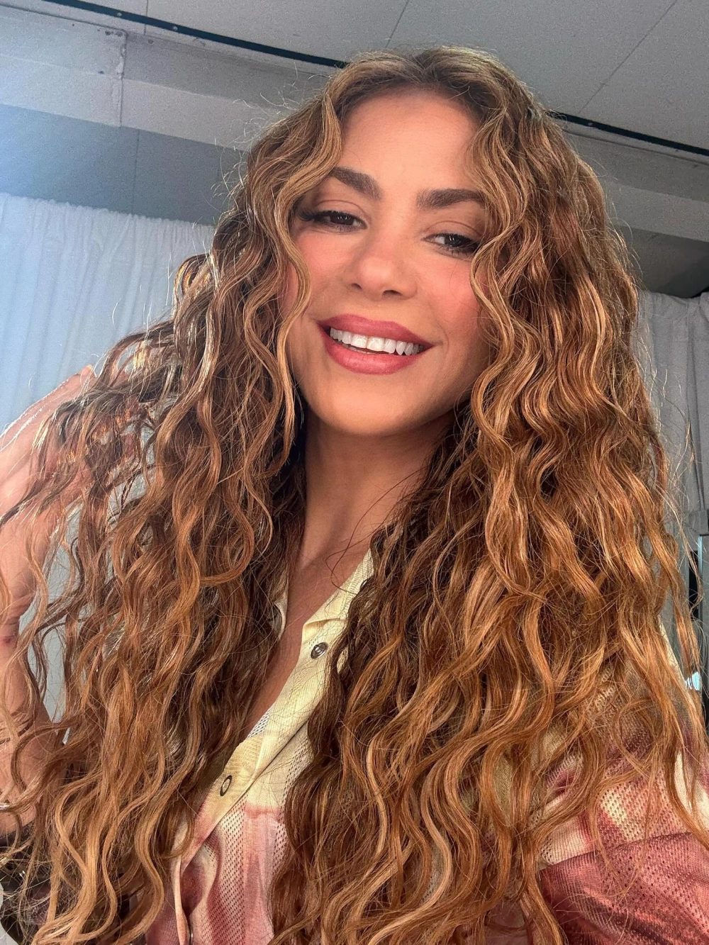 Age Shakira nữ ca sĩ sinh năm 1977