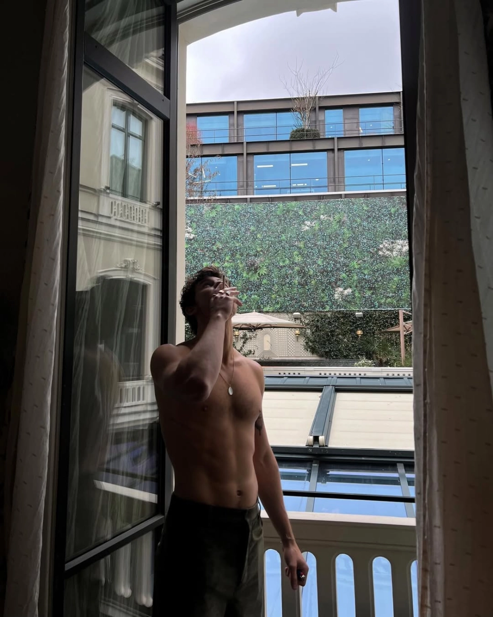 Sabrina Carpenter Shawn Mendes và tin đồn tình cảm ồn ào một thời