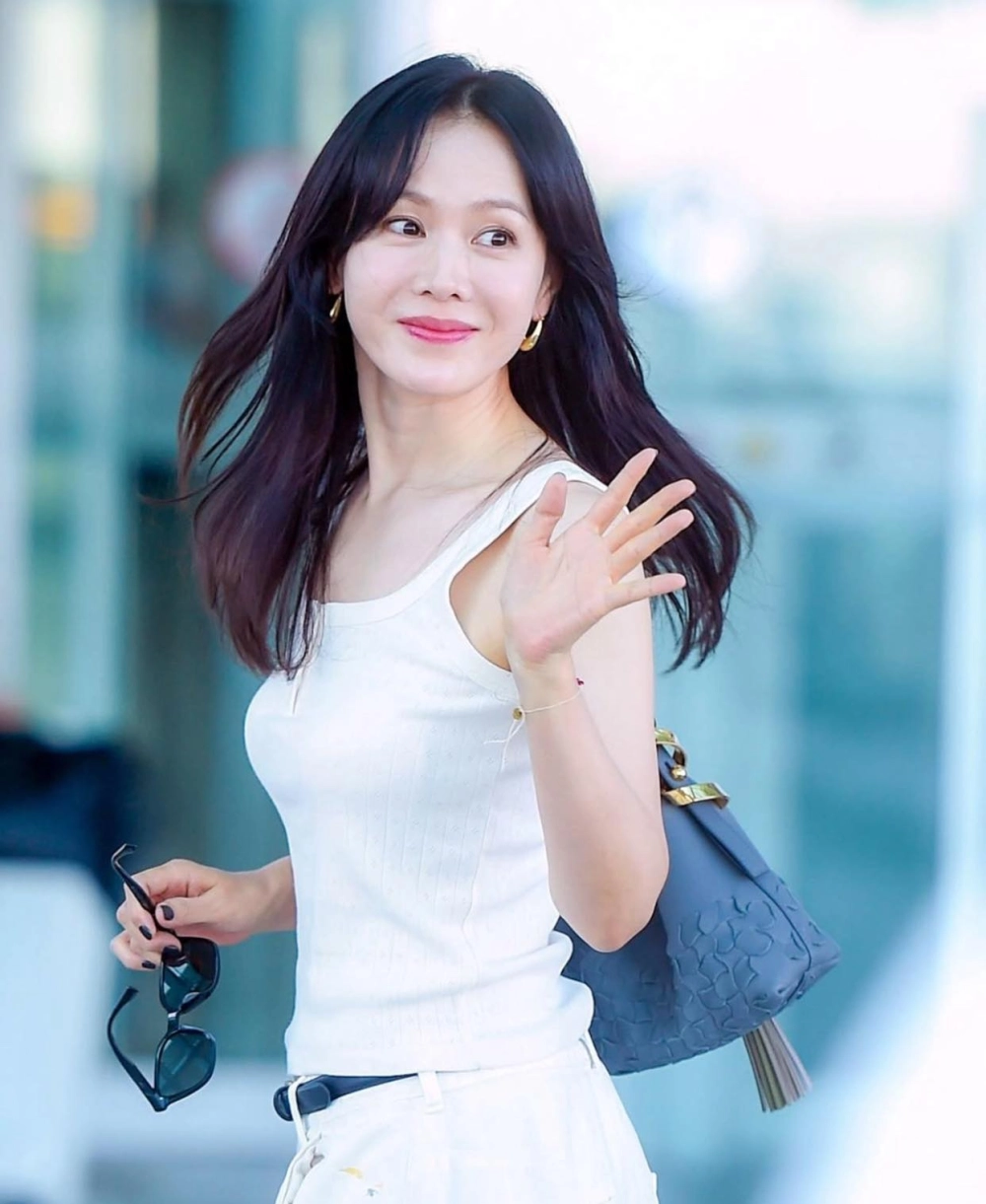 Son Ye jin height và chiều cao 1m65 của nữ diễn viên