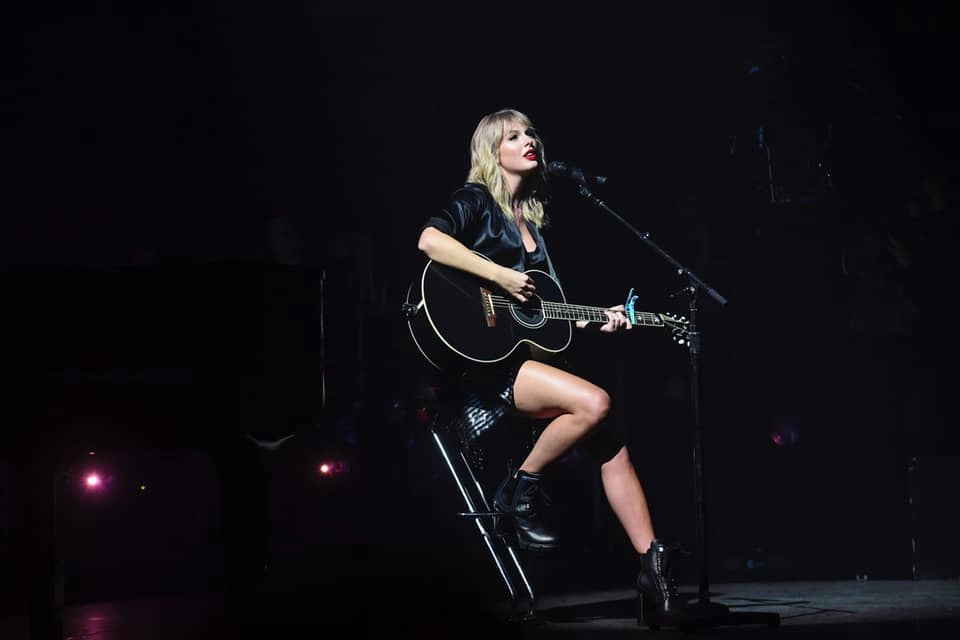 Taylor Swift siêu sao toàn cầu và biểu tượng âm nhạc thế giới