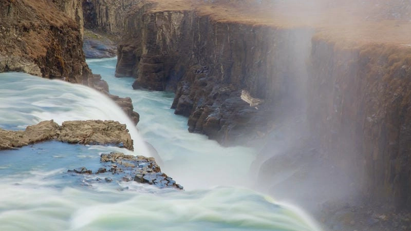 Thức dậy cùng thác Gullfoss tráng lệ