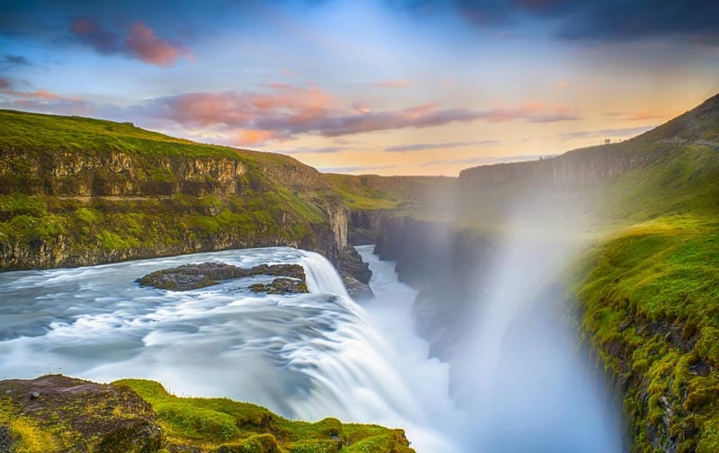 Cười sảng với thác Gullfoss kỳ diệu
