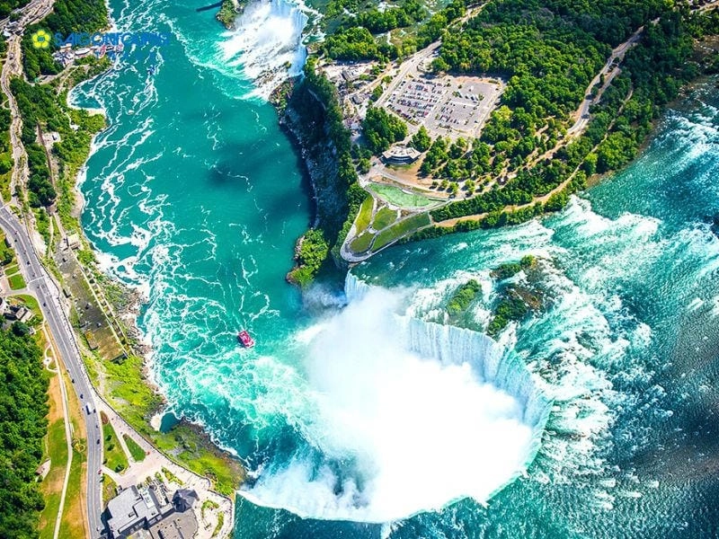 Đắm mình trong thác Niagara kỳ vĩ