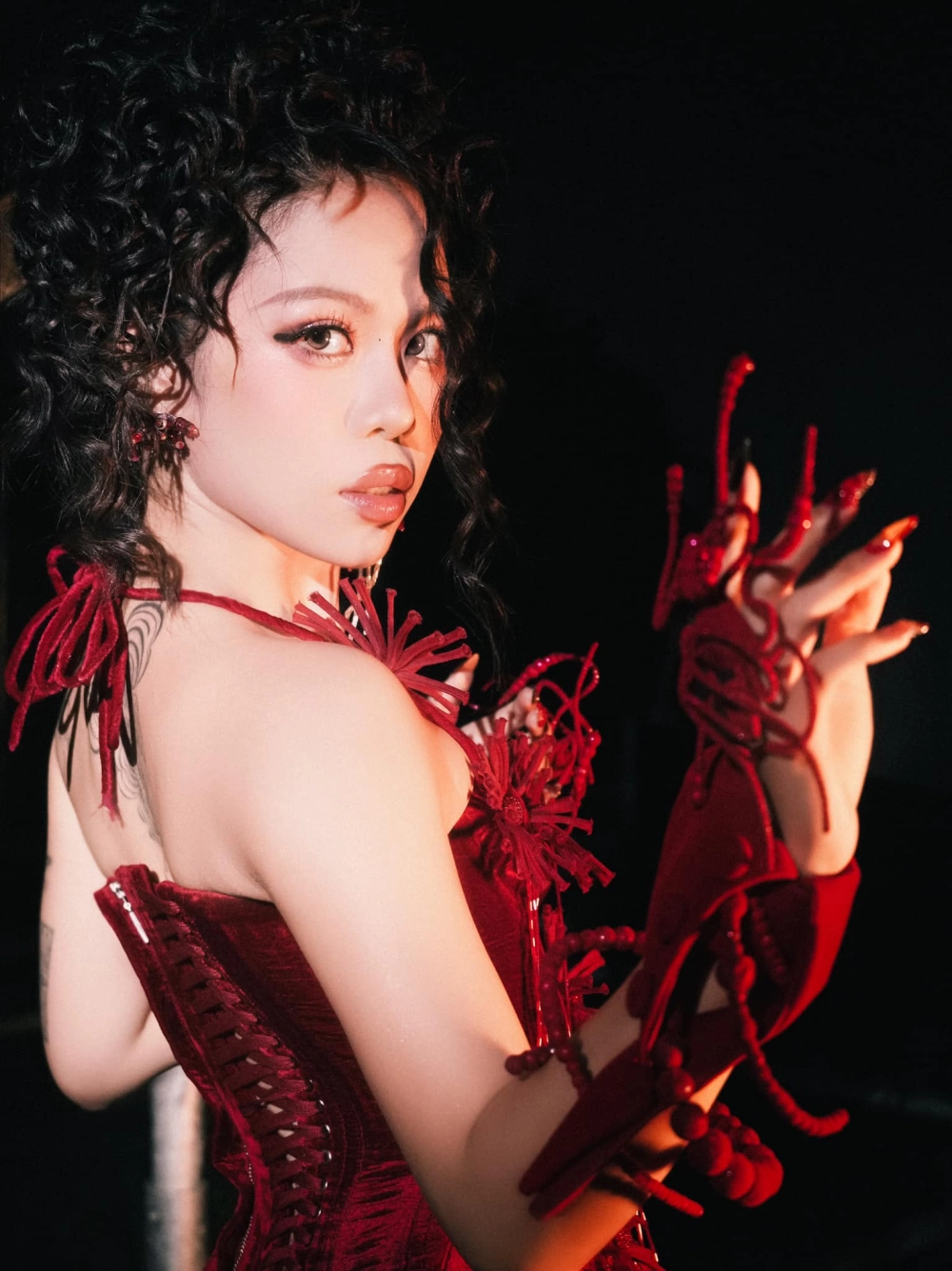 Tlinh playlist và những bản hit không thể thiếu của giới trẻ