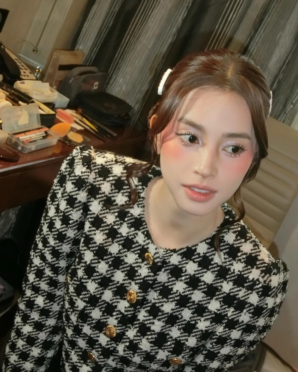 Nhân Trần Tiểu Vy và những tìm kiếm liên quan đến hoa hậu