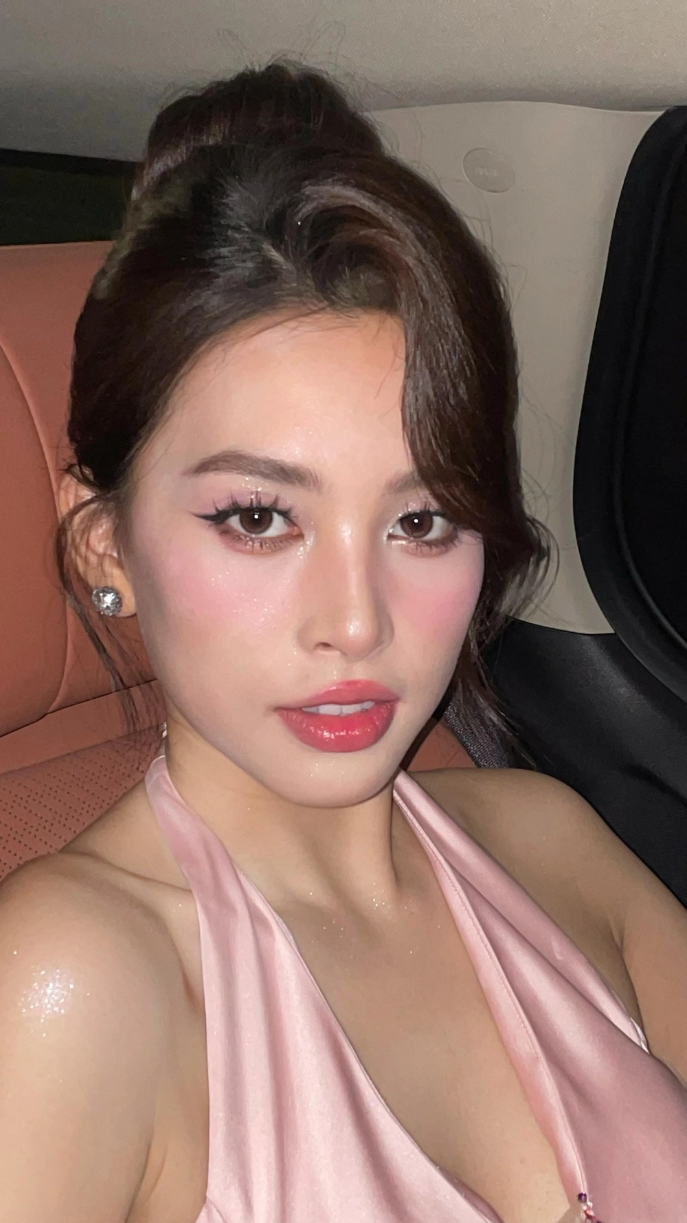 Trần Tiểu Vy tuổi và nhan sắc rực rỡ ở tuổi 25