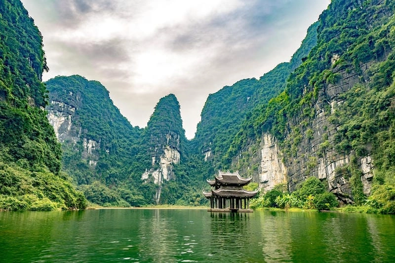 Cùng nhau ngắm nhìn Tràng An non nước