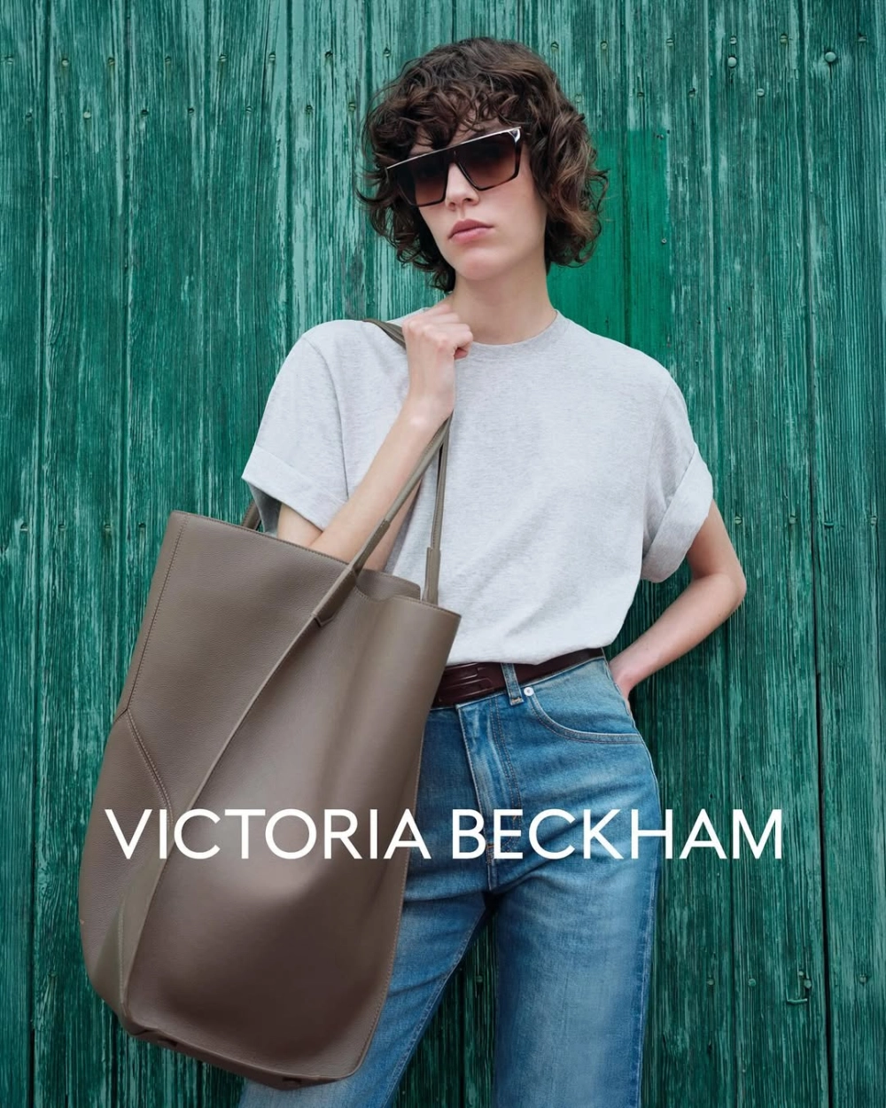 Victoria Beckham eyeliner và sản phẩm kẻ mắt bán chạy nhất