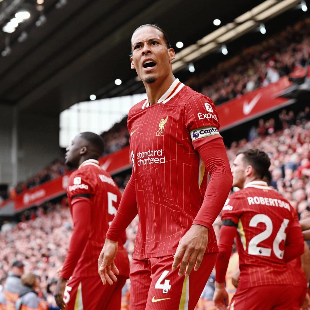 How tall is Virgil van Dijk và chiều cao vượt trội của hòn đá tảng