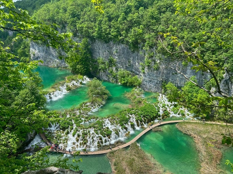 Cùng khám phá vì sao vườn Plitvice là điểm đến được yêu thích