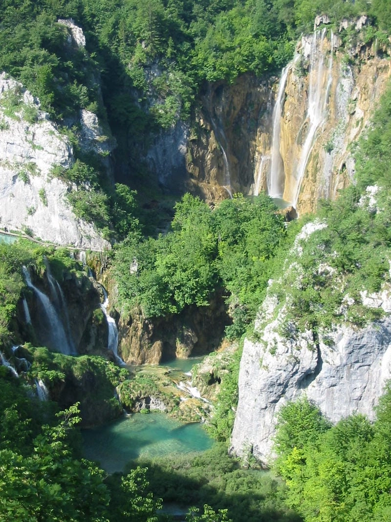 Đắm mình trong vườn quốc gia Plitvice kỳ vĩ