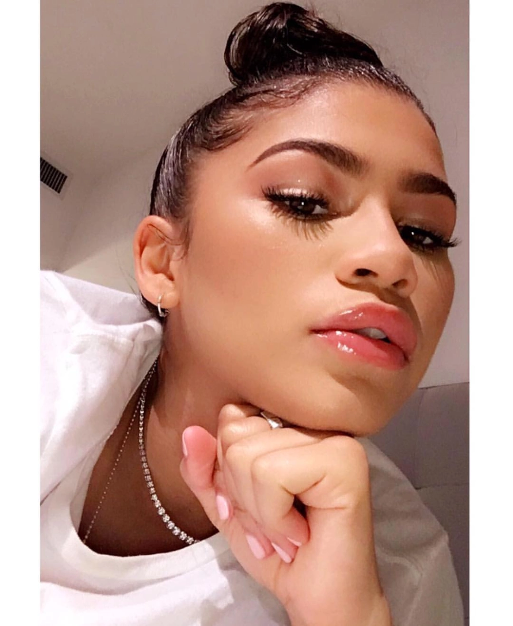 Zendaya and Tom Holland và chuyện tình đẹp nhất Hollywood