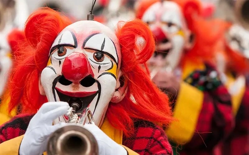Săn những bức ảnh lễ hội Basel Fasnacht sôi động