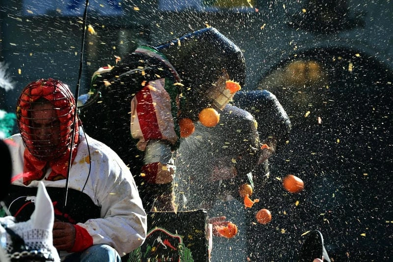 Tải ngay lễ hội Battle of the Oranges truyền thống