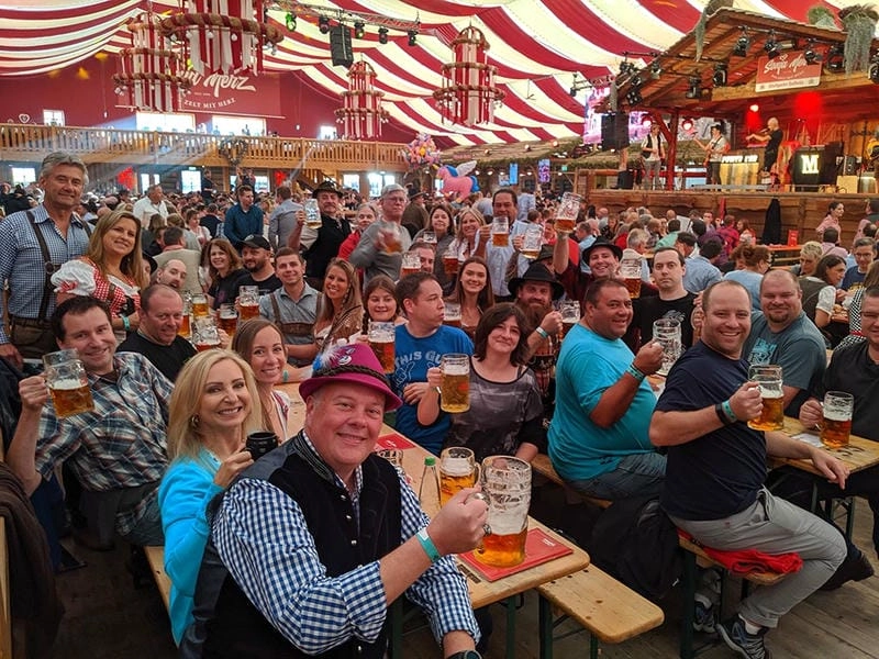 Gợi ý những bức lễ hội bia Cannstatter Volksfest cuốn hút
