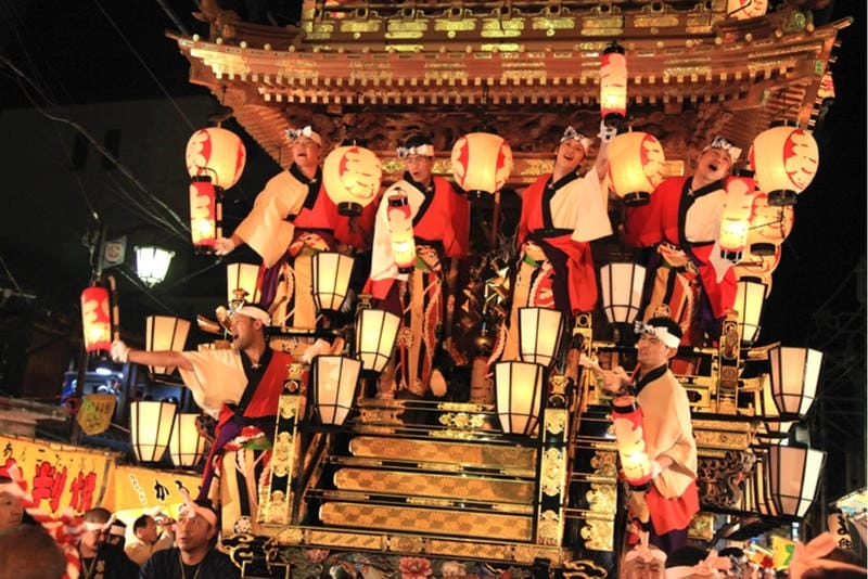 Thức dậy cùng lễ hội Chichibu Yomatsuri sôi động