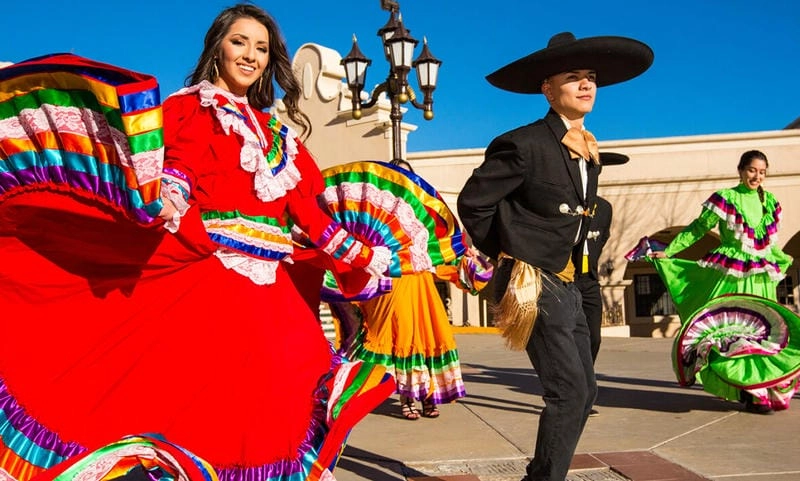 Cười sảng với lễ hội Cinco de Mayo vui nhộn