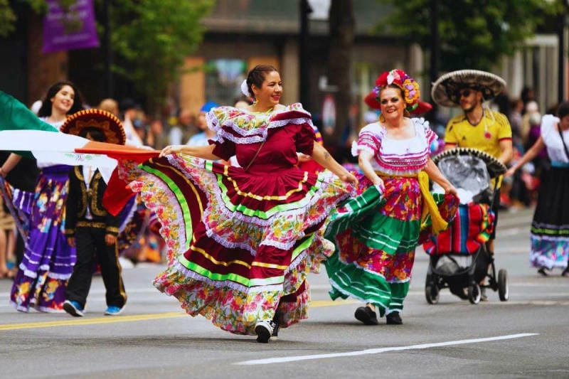 Cùng đắm mình trong lễ hội Cinco de Mayo sôi động