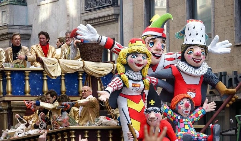 Lạc lối trong lễ hội Cologne Carnival rực rỡ