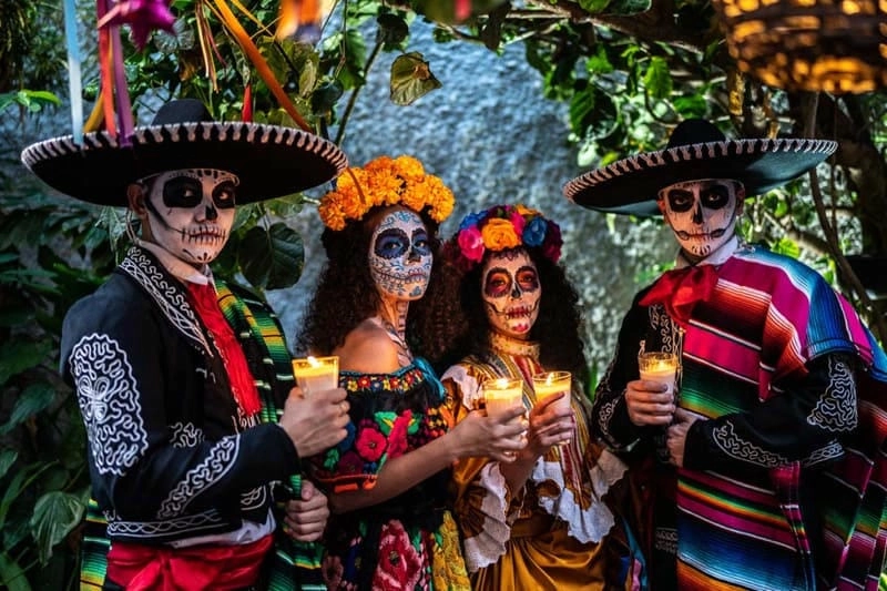 Cười sảng với lễ hội Day of the Dead parade náo nhiệt