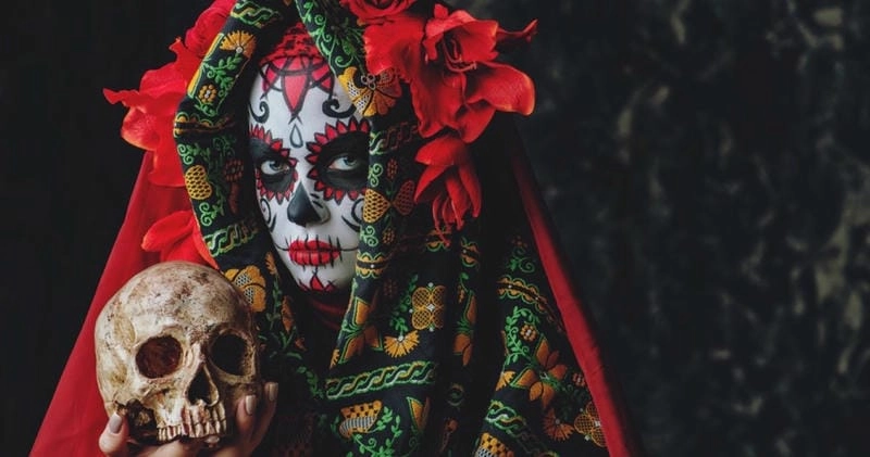 Lạc lối trong lễ hội Day of the Dead parade đặc sắc