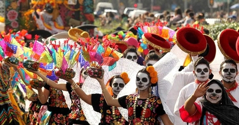 Cùng du ngoạn lễ hội Day of the Dead parade văn hóa