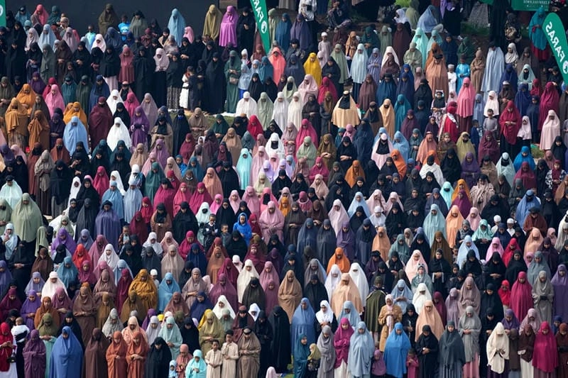 Sưu tầm những bức lễ hội Eid al-Fitr rực rỡ