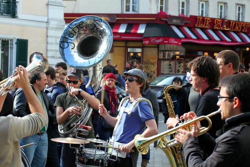 Lạc lối trong lễ hội Fête de la Musique lung linh