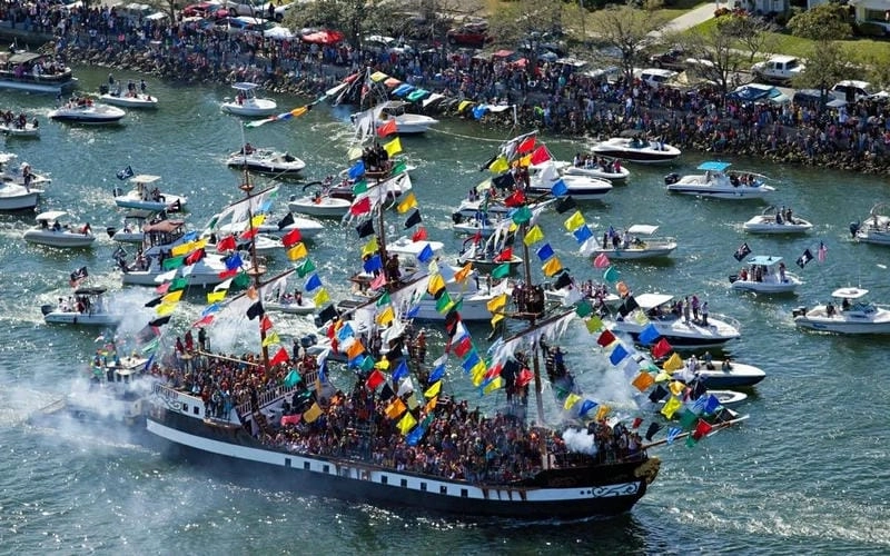 Săn những bức ảnh lễ hội Gasparilla Pirate sôi động