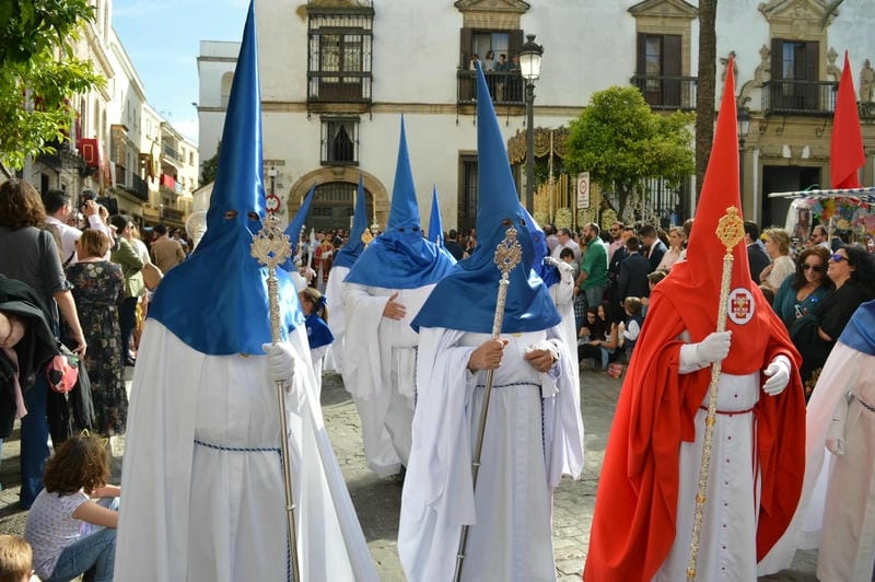 Ngắm nhìn vẻ đẹp lễ hội Holy Week hấp dẫn