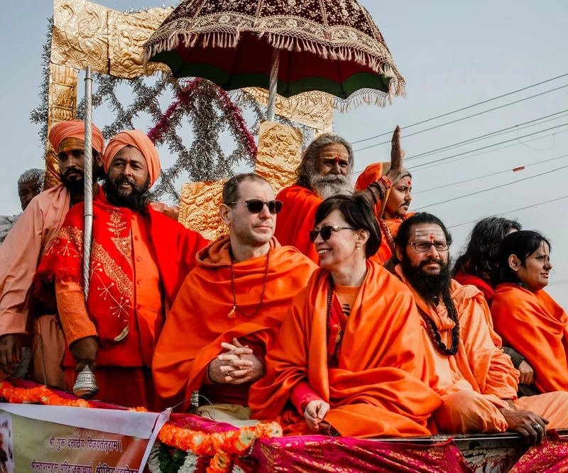 Lạc lối trong lễ hội Kumbh Mela ấm áp