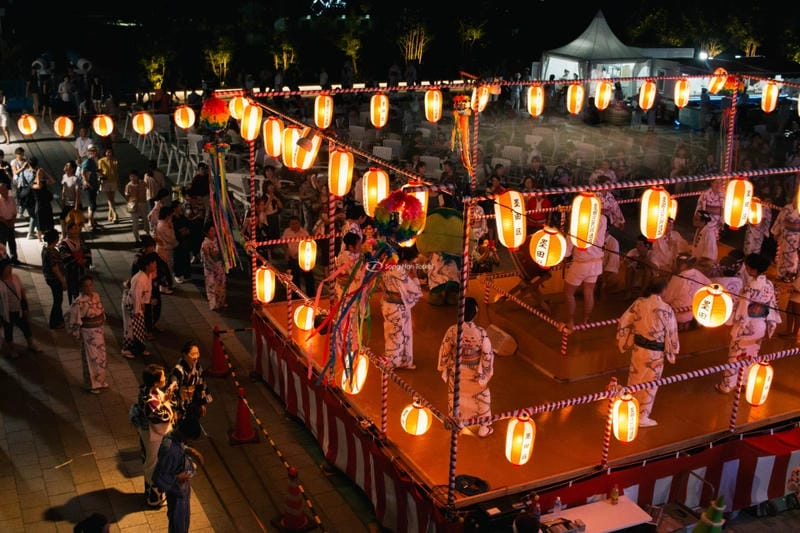 Cùng du ngoạn lễ hội Obon huyền ảo