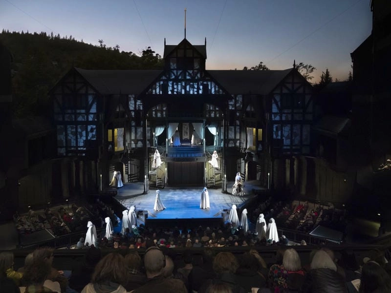Lạc lối trong lễ hội Oregon Shakespeare rực rỡ